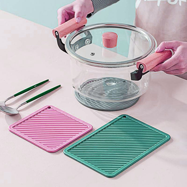 別再踩坑！硅膠隔熱墊選對(duì)不踩雷，250℃耐溫 + 防滑不移位，商用家用都適配